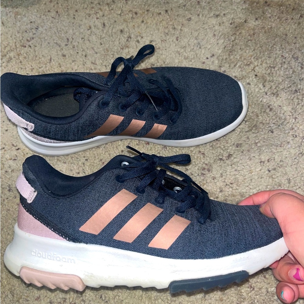 Adidas cloud foam tennis shoes